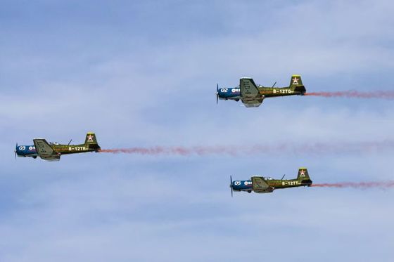 Export High Quality  civilian Aircraft CJ6 Airplanes Private Jets Civil Large Space Aircraft model